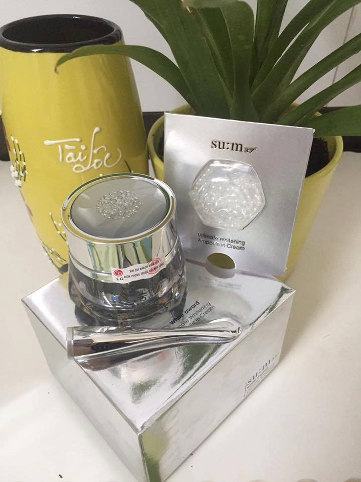 Sum37 White Award Ultimate Whitening Ampoule in Cream